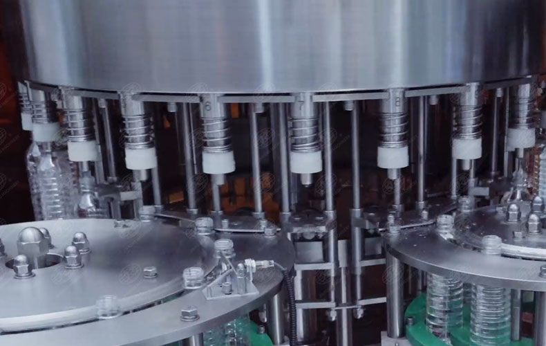 礦泉水灌裝機 礦泉水灌裝機